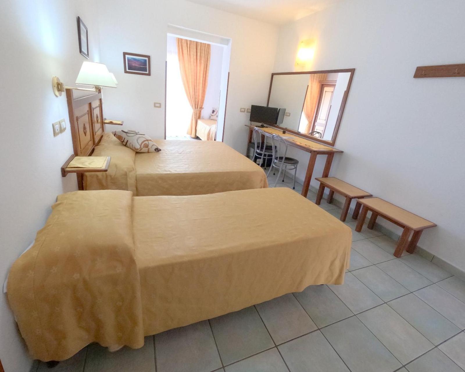 Hotel La Playa Cala Gonone Εξωτερικό φωτογραφία